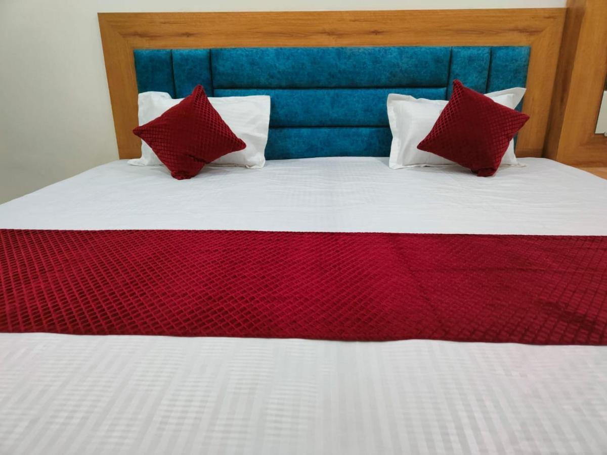 Hotel Raj - Near Railway Station Харидвар Экстерьер фото