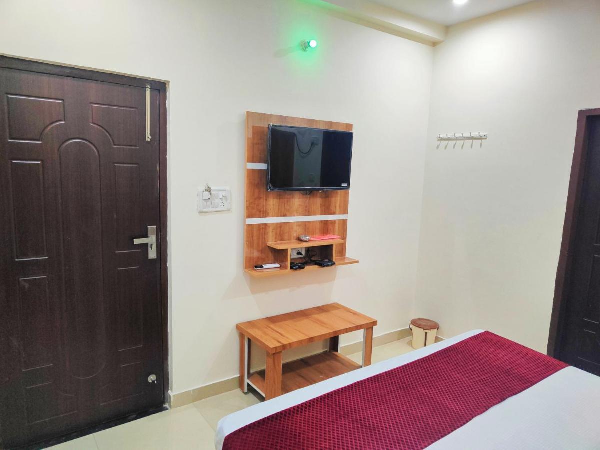 Hotel Raj - Near Railway Station Харидвар Экстерьер фото
