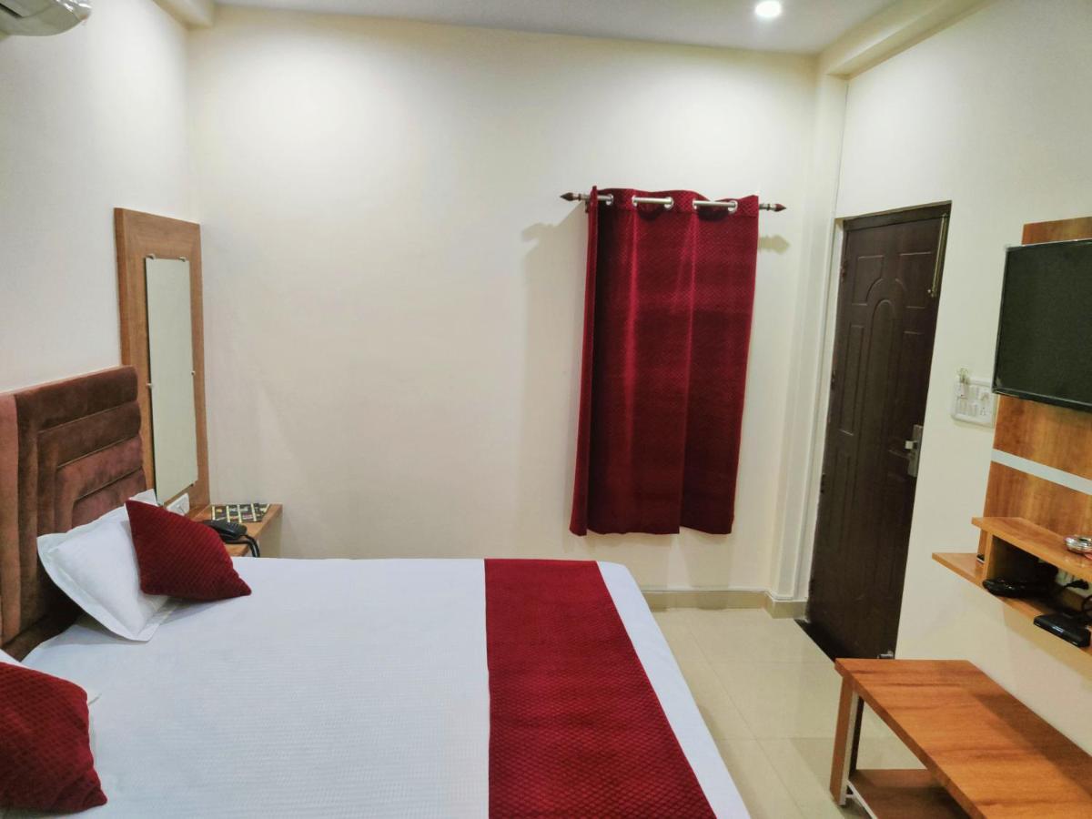 Hotel Raj - Near Railway Station Харидвар Экстерьер фото