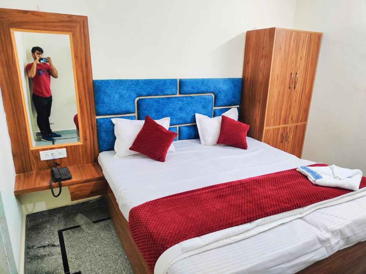 Hotel Raj - Near Railway Station Харидвар Экстерьер фото