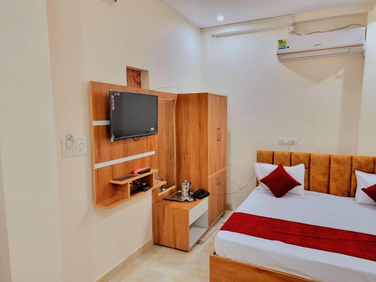 Hotel Raj - Near Railway Station Харидвар Экстерьер фото