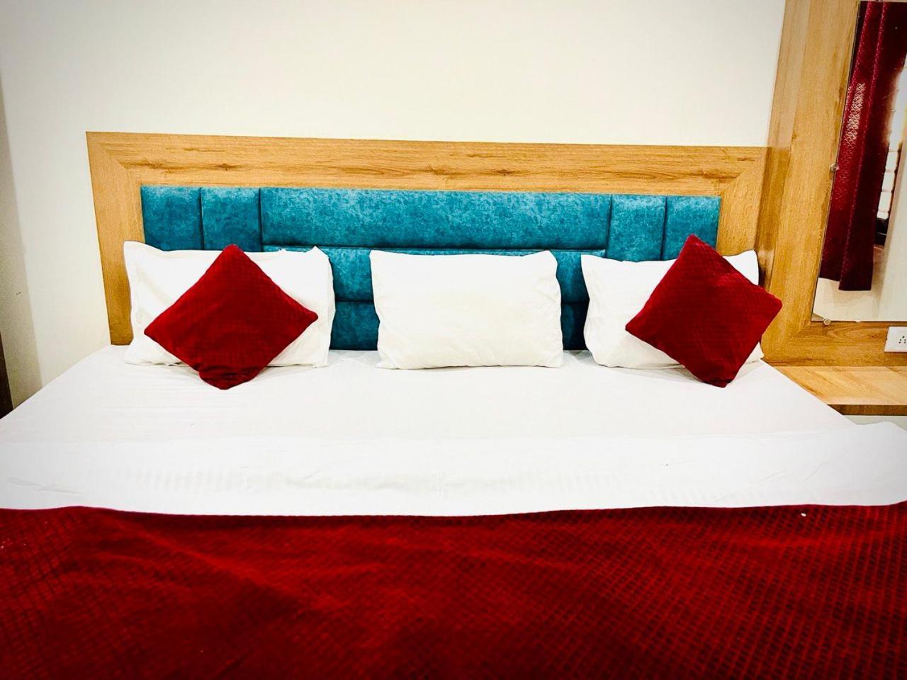 Hotel Raj - Near Railway Station Харидвар Экстерьер фото