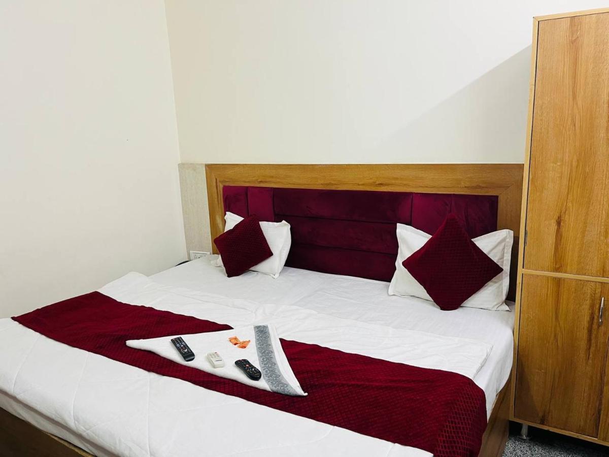 Hotel Raj - Near Railway Station Харидвар Экстерьер фото